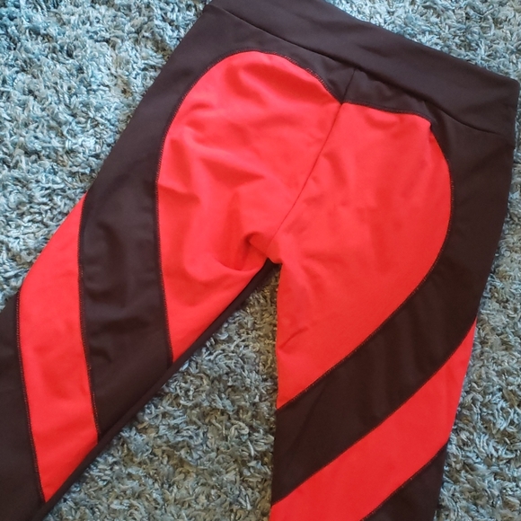 Black Red Heart Design Leggings Workout Pants - Picture 5 of 6